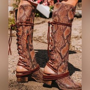 ISO/Wanted: Coal in Pink Multi Snake